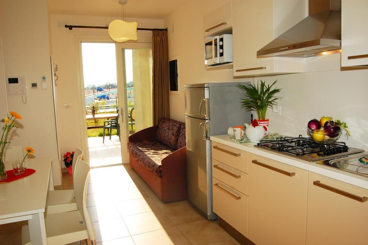 Nice Apartment With Huge Swimming Pool And Solarium Bibione Eksteriør billede