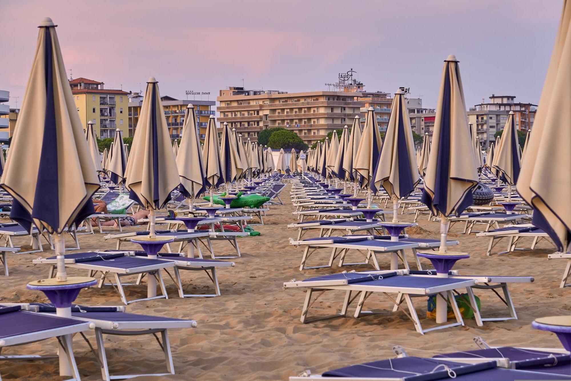 Nice Apartment With Huge Swimming Pool And Solarium Bibione Eksteriør billede